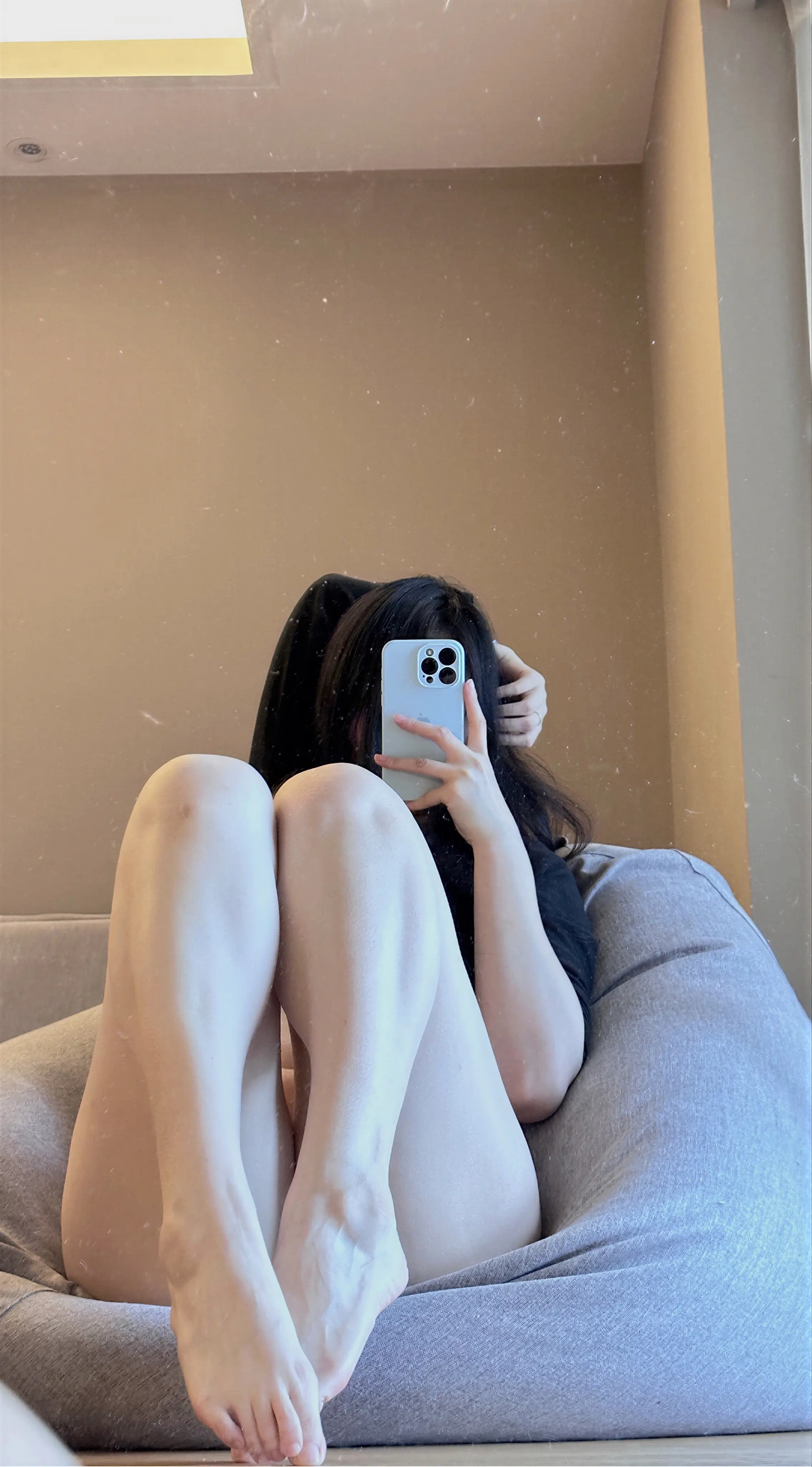 麻辣兔头 – 白嫩玉腿 11P